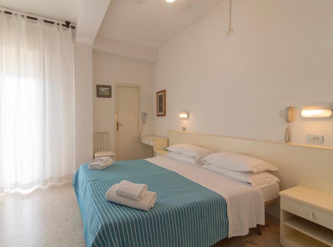 Hotel Miro Cattolica Exterior foto