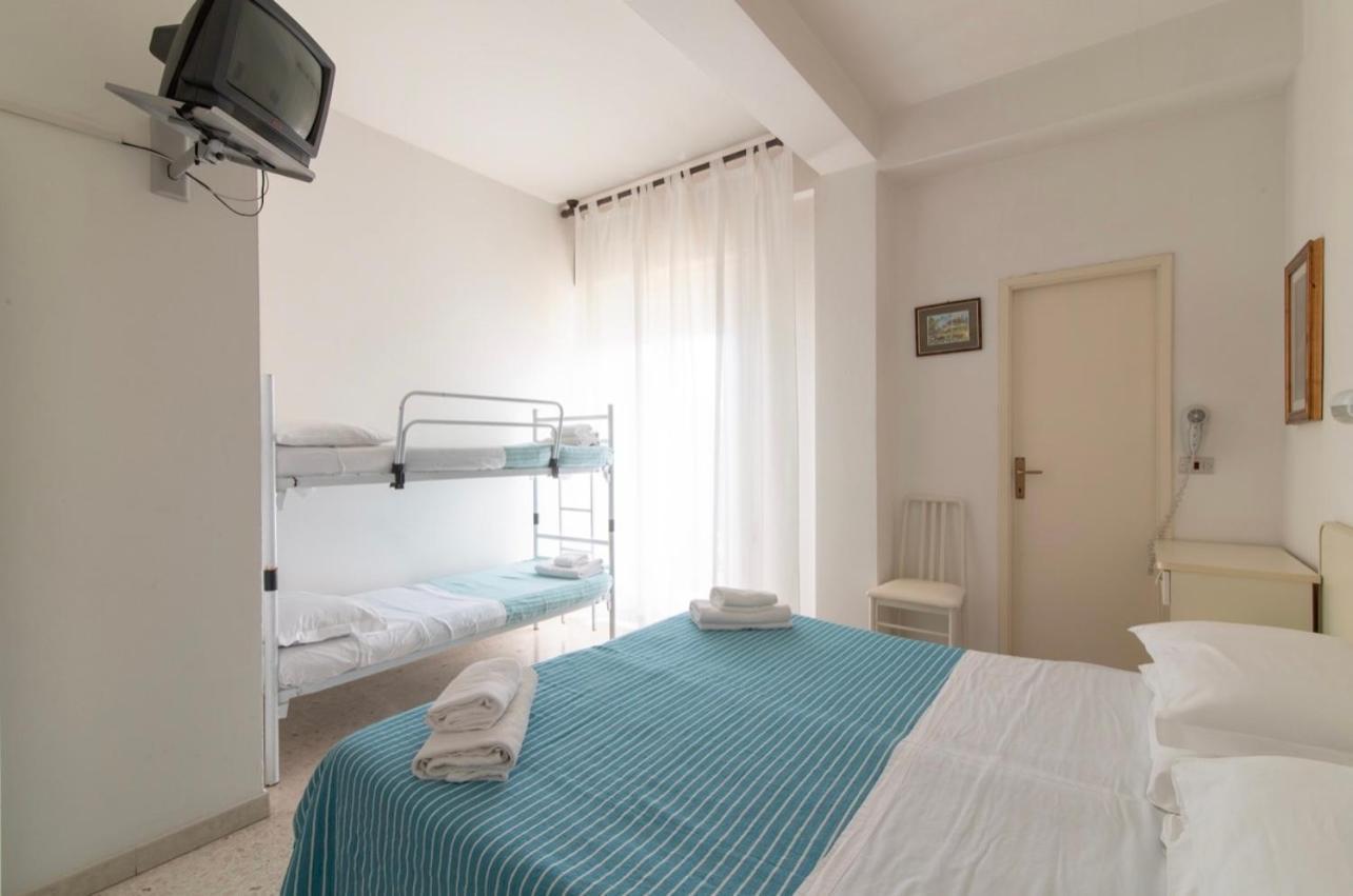 Hotel Miro Cattolica Exterior foto